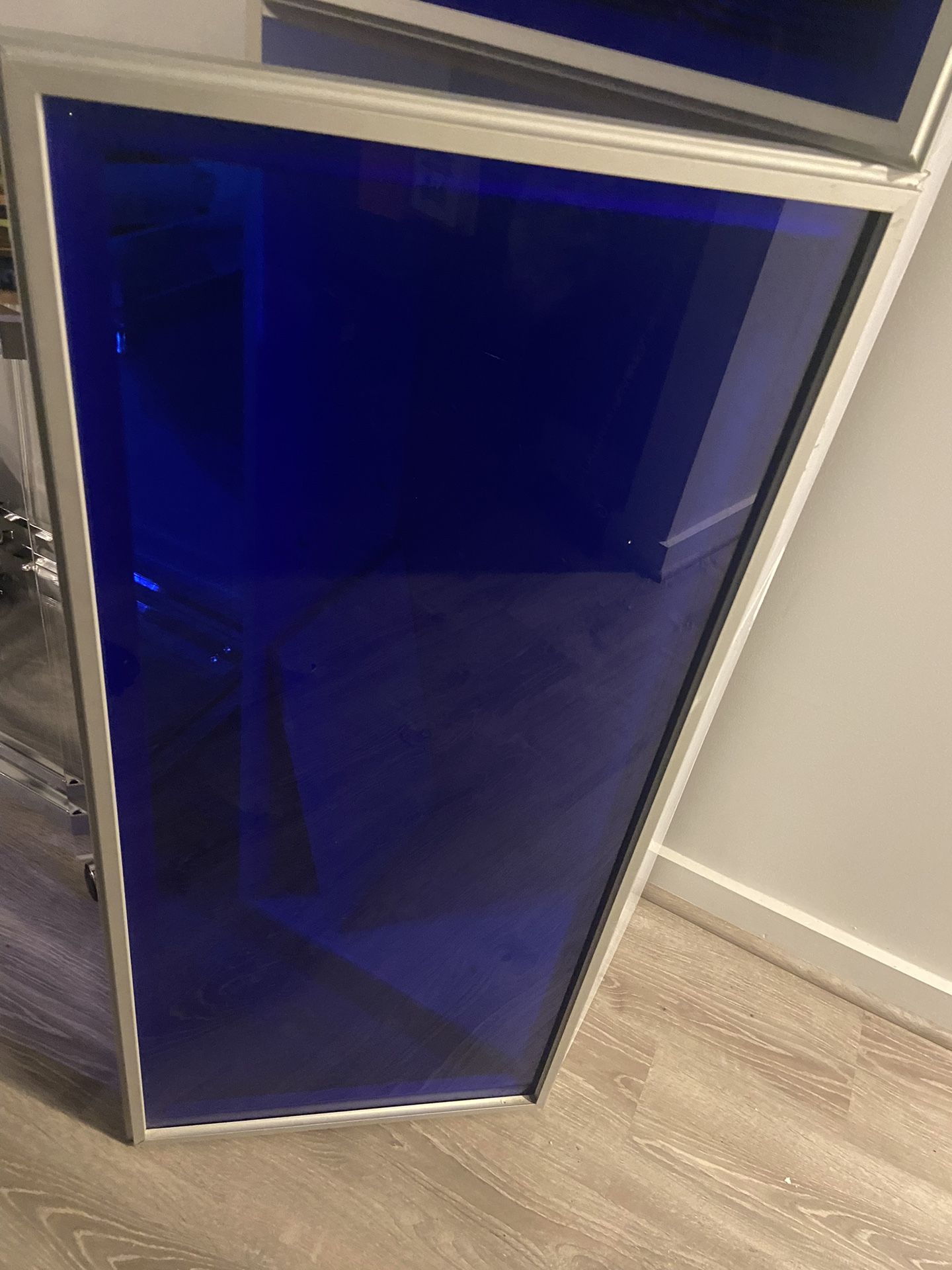 Wall/floor Cabinet
