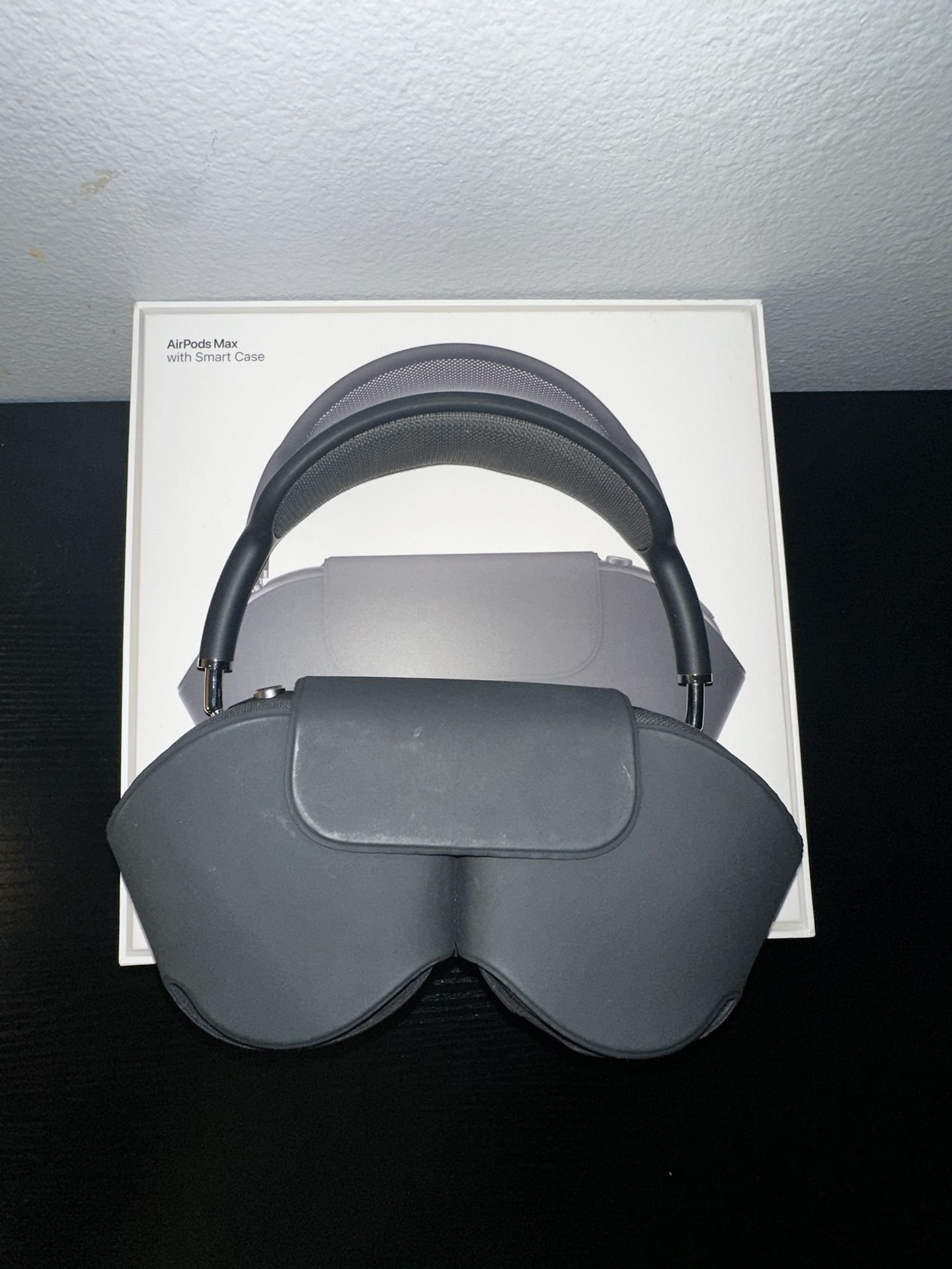 Airpods Max with Smart Case