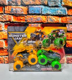 Monster Jam 2026 2 pack JCB Digatron and Grave Digger