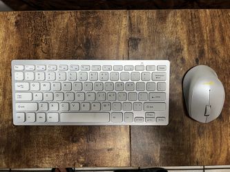 Keyboard Jetech Ultra Slim W/ Logitech Mouse 