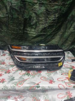 2022-24 Hyundai Genesis GV70 w/Computer Right Headlight