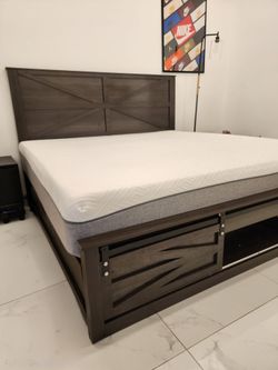 King size Wood Storage Bed Frame with Mattress
