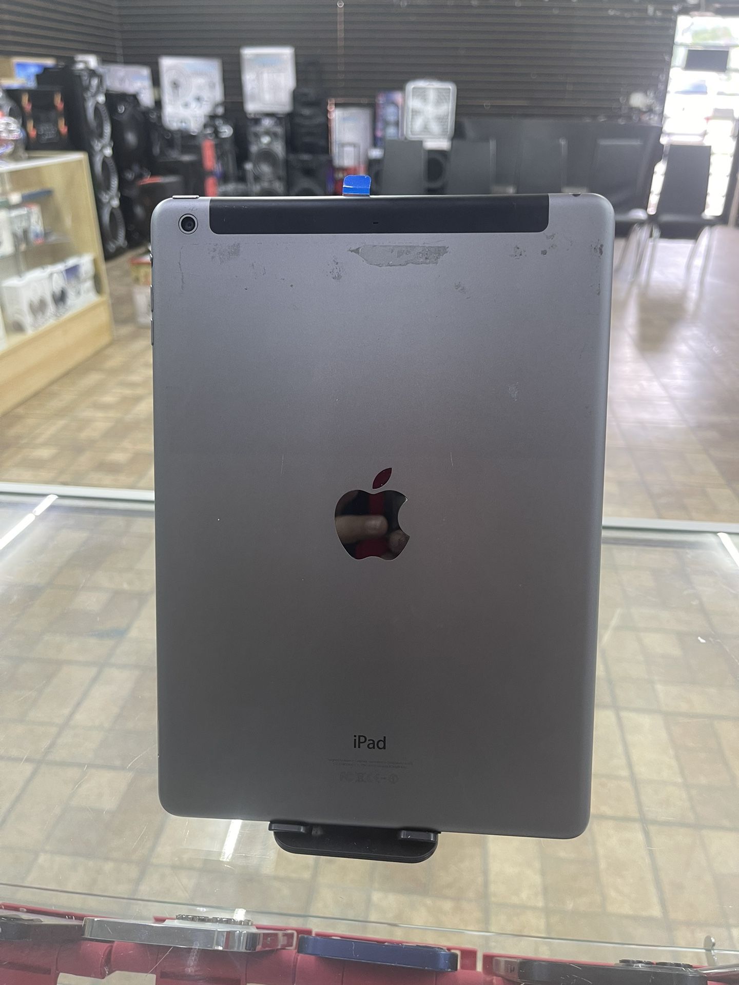 $125 For Ipad Air Cellular & Wifi Clean With Charger @ 12811 N Nebraska Ave. Tampa, 33612 