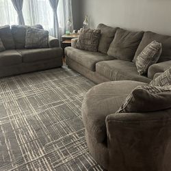 3 Piece Couch 