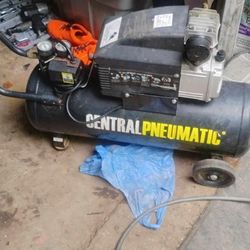 10 Gallon Air Compressor 