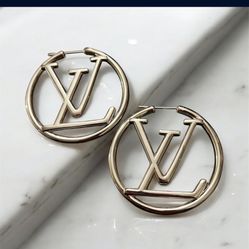 Pretty Silver Earrings 