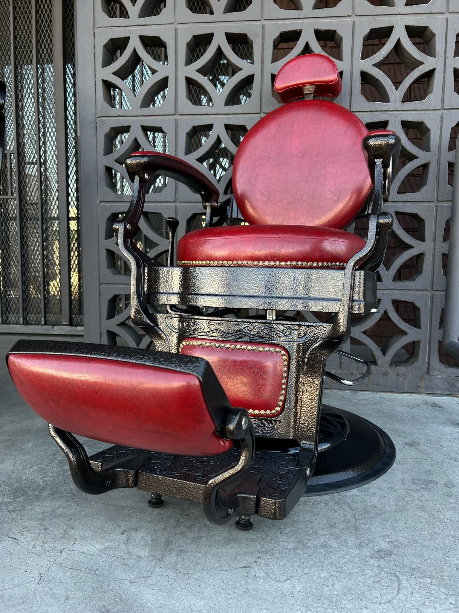 Barberpub Vintage Style Modern Barber Chair 9201 Red