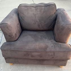 Plush Oversized Couch Armchair – Super Comfy