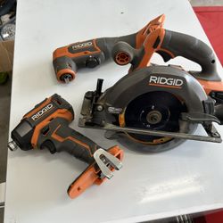 Tools And Batteries Availability By Selection 