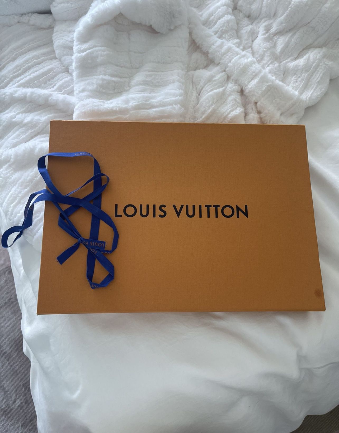 Louis Vuitton Damier Signature Crewneck Ocean Size Large.
