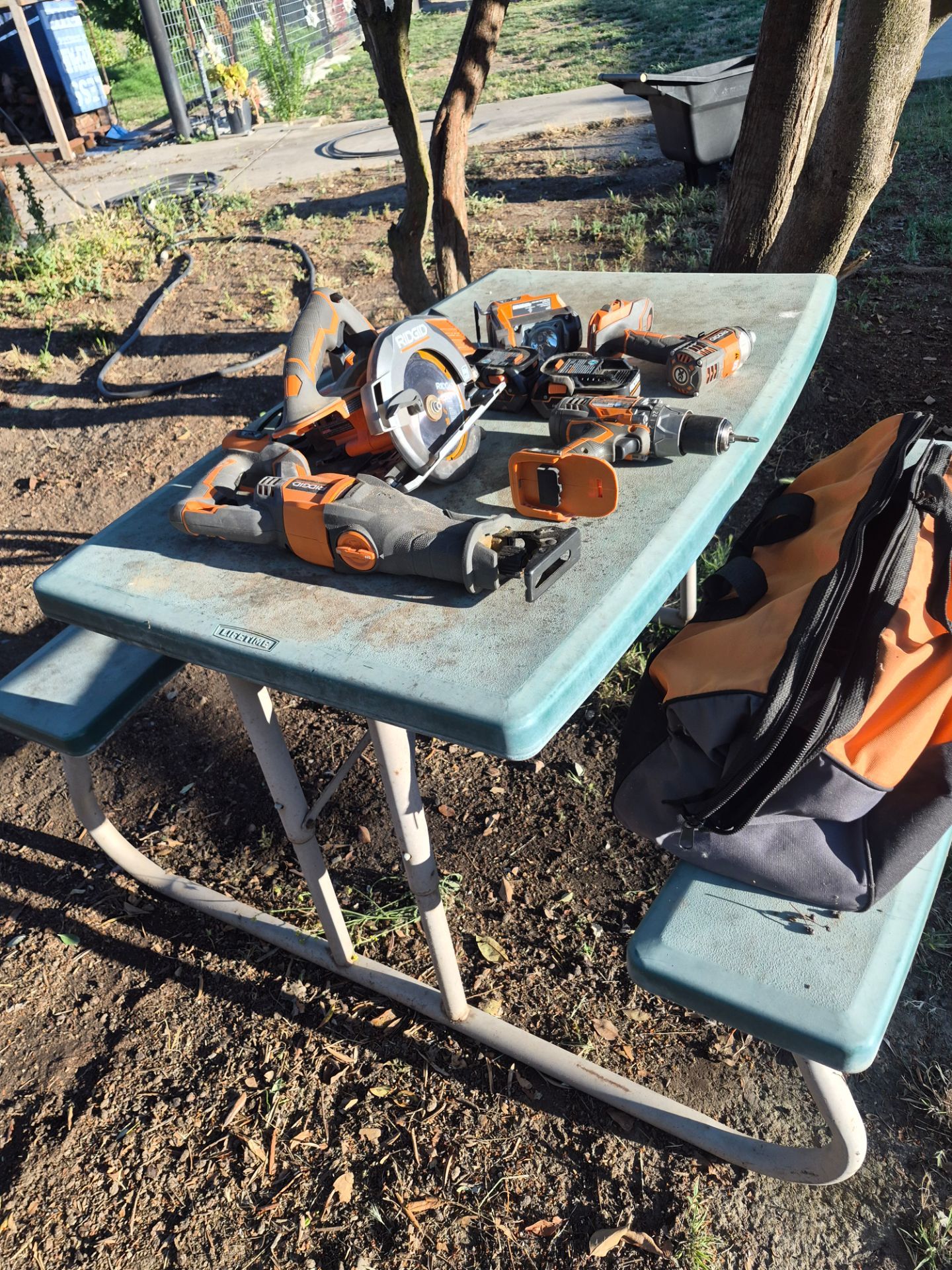 Battery power tools