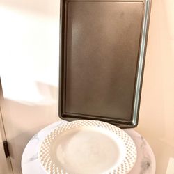 17”x11” Nonstick Baking Sheet w. FREE Portugal Plate (Beaverton pickup) 