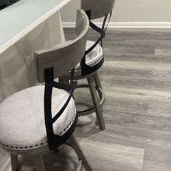 High Chairs  Rotating For Breakfast Bar