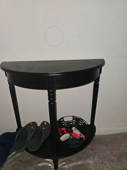 Half Round Entryway table w/ Shelf