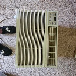  GE Air Conditioner 10,150
