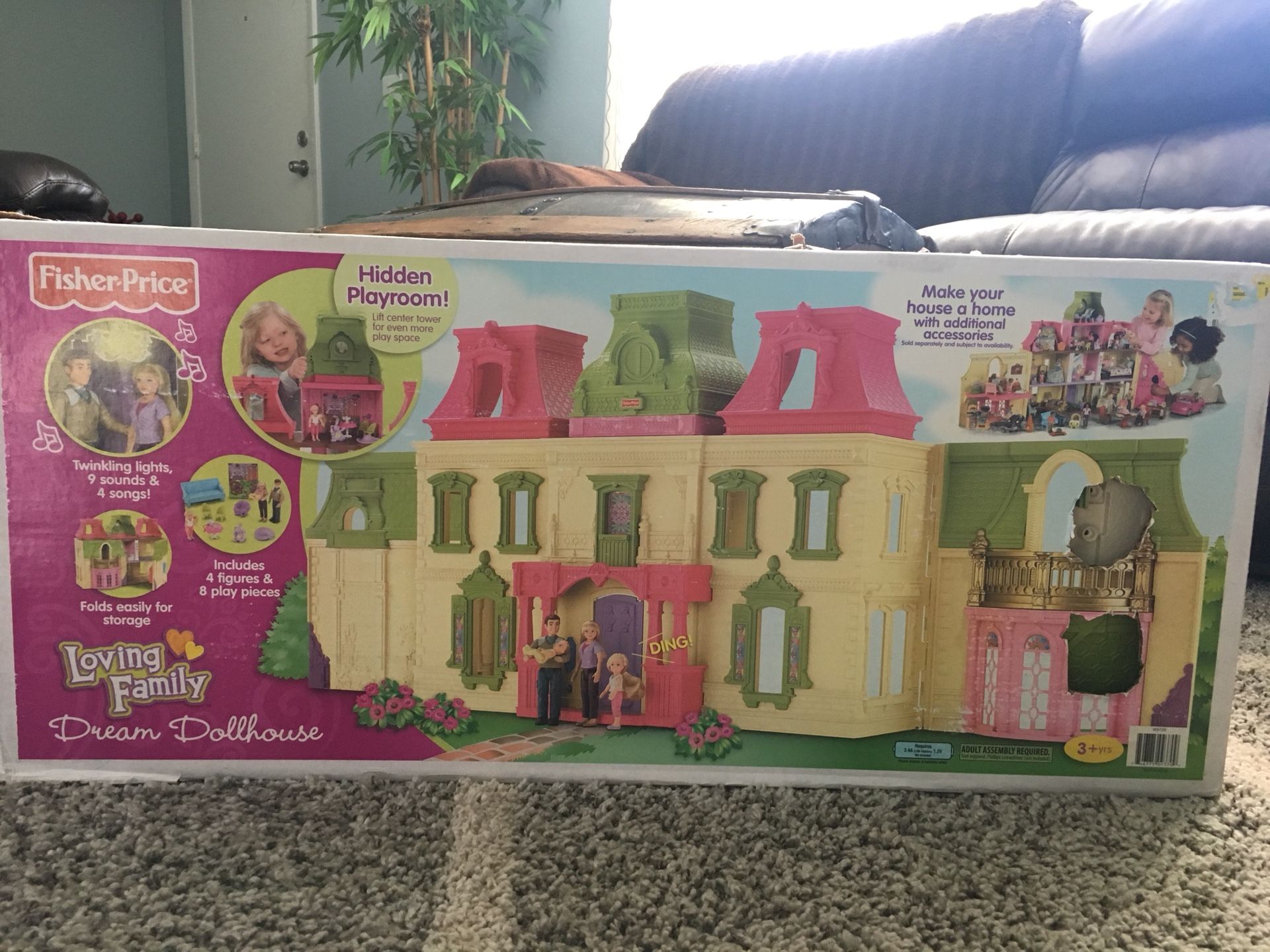 Fisher-Price Loving Family Dream Dollhouse with Caucasian Family/ New Never Opened