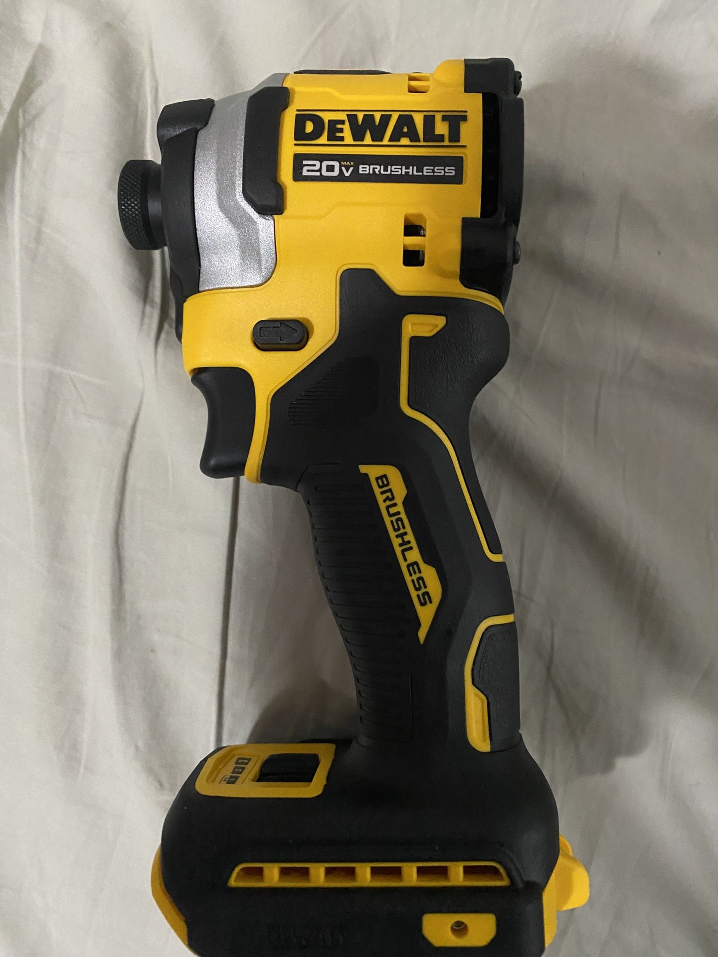 DEWALT 20V BRUSHLESS IMPACT DRIVER NEW SHORTES VERSION 3/ SPEED HEAVY  DUTY  TOOL ONLY $120 