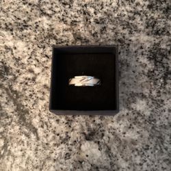 Men’s Wedding Band