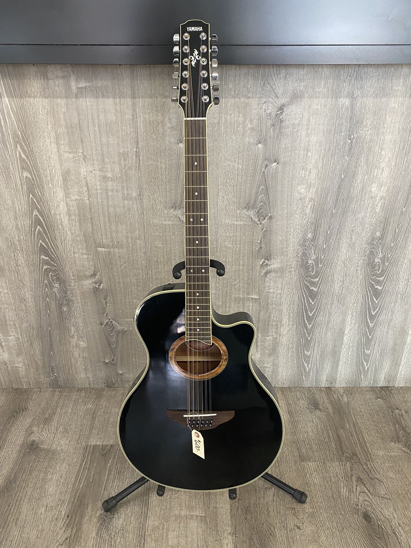 Yamaha 12-String Cutaway Acoustic-Electric Guitar APX700II-12
