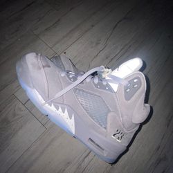 Jordan 5s grey wolf size 9