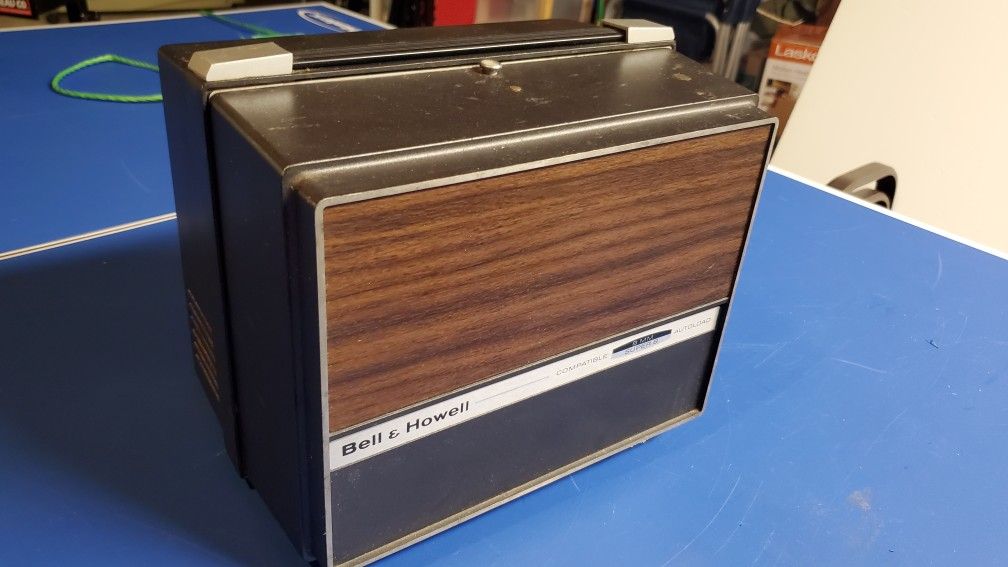Vintage Bell & Howel Super8/8mm Movie Projector
