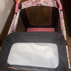 Mini mouse Playpen/bassinet/ Changing Table 