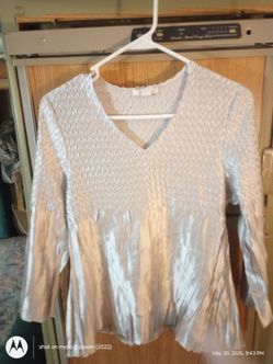 Silver size medium dressbarn poloyster women's dress shirt