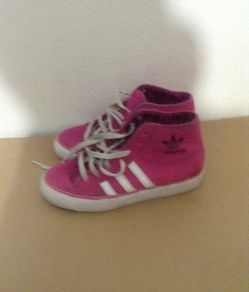 Kids adidas size 4