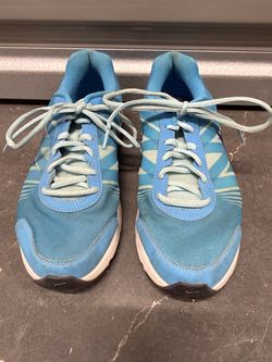 Nike Women’s Running Shoes Size 8 Blue