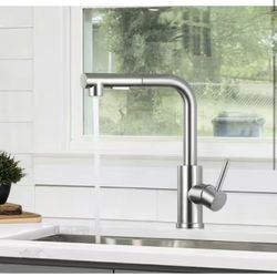 Single Handle Kitchen Faucet Pull Out Sprayer Kitchen Faucet with Deckplate Included in Brushed Nickel