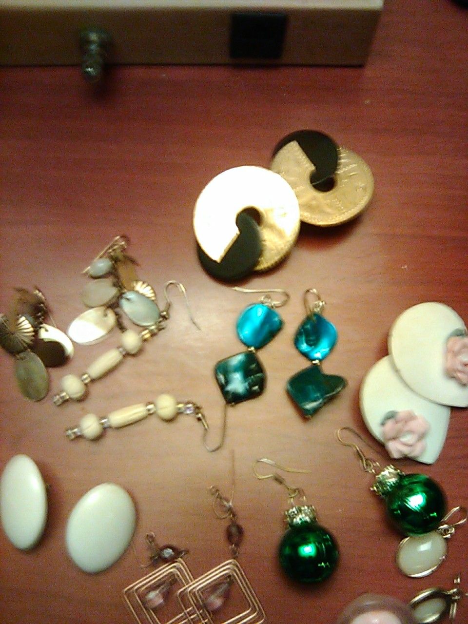 19 pairs earrings 2 pendants 3 pins