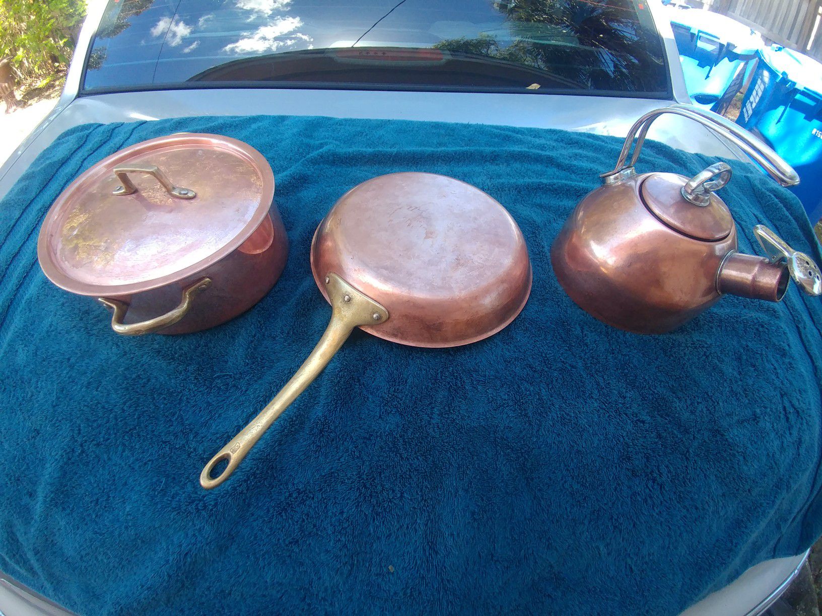 Copper frying pan, pot w/lid and tea pot