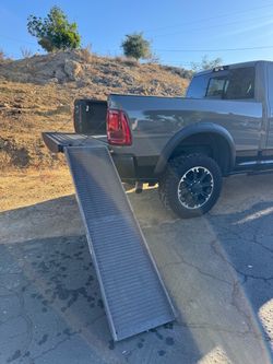 Truck loading ramp