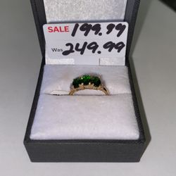 14k Emerald Ring 