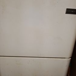 Refrigerator freezer