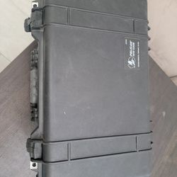 Pelican 1510 Weatherproof Case With Camera Inserts