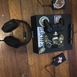 Ps4 With Samsung TV and accessories
