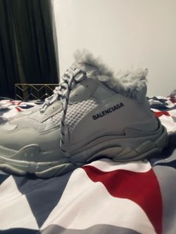 Shoes Balenciaga triple S fax fur price negotiable