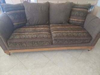 Sofa/ Cough