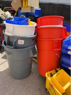 Brute trash cans