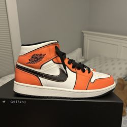Jordan 1 Mid Black/orange/white NO BOX
