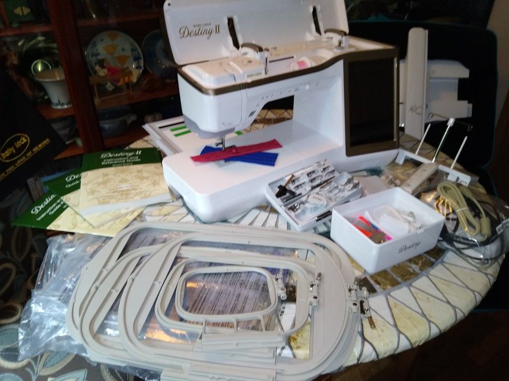 Babylock Destiny II Sewing and Embroidery Machine for Sale in North Bend, WA OfferUp