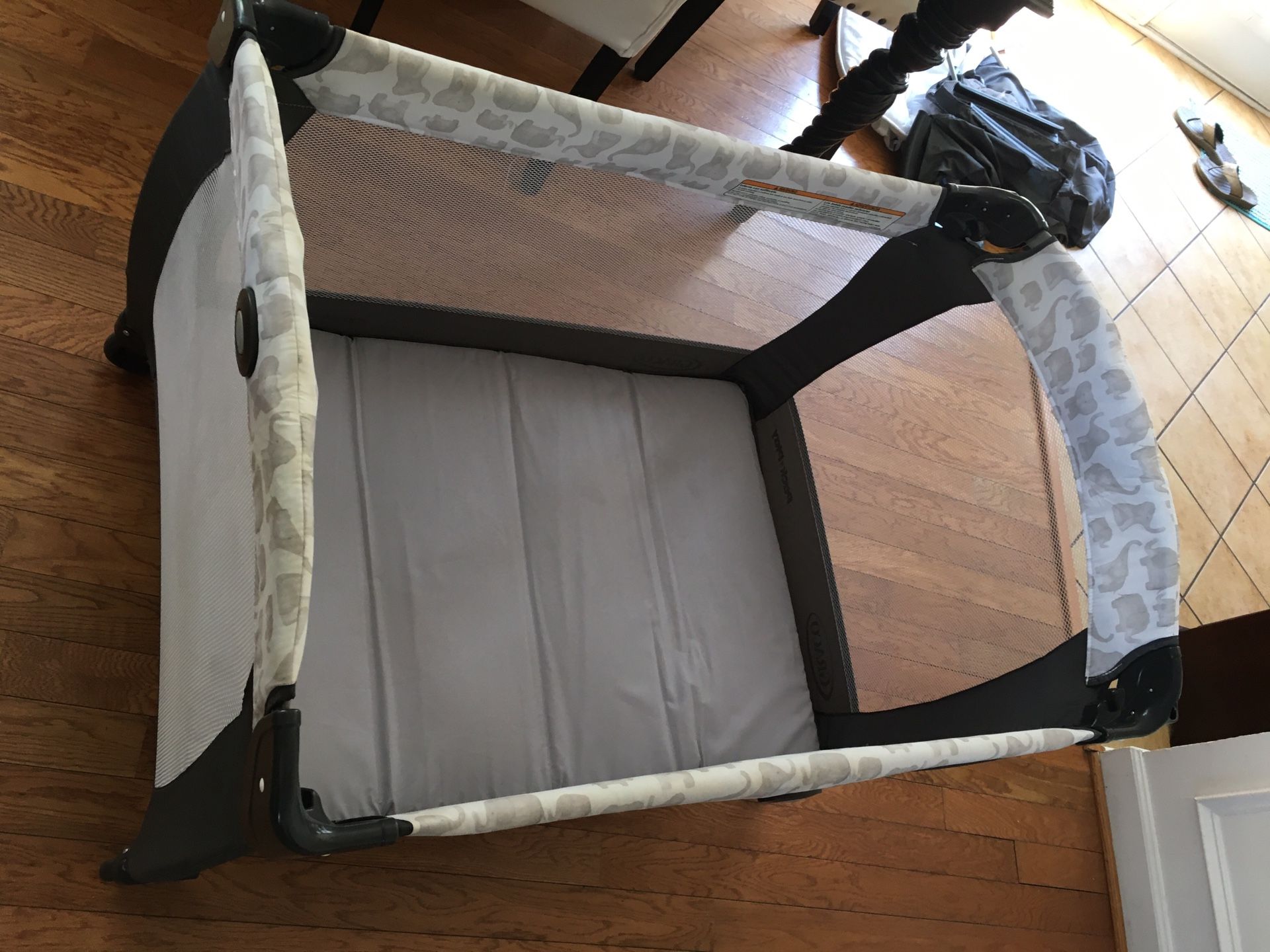Gray Co Newborn Napper with Soothe Surrounding Technology