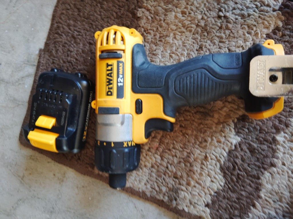DeWalt 12V Max Impact Drill + Battery & Charger Set