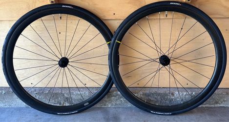 DT SWISS-MAVIC CARBON ROAD WHEEL SET