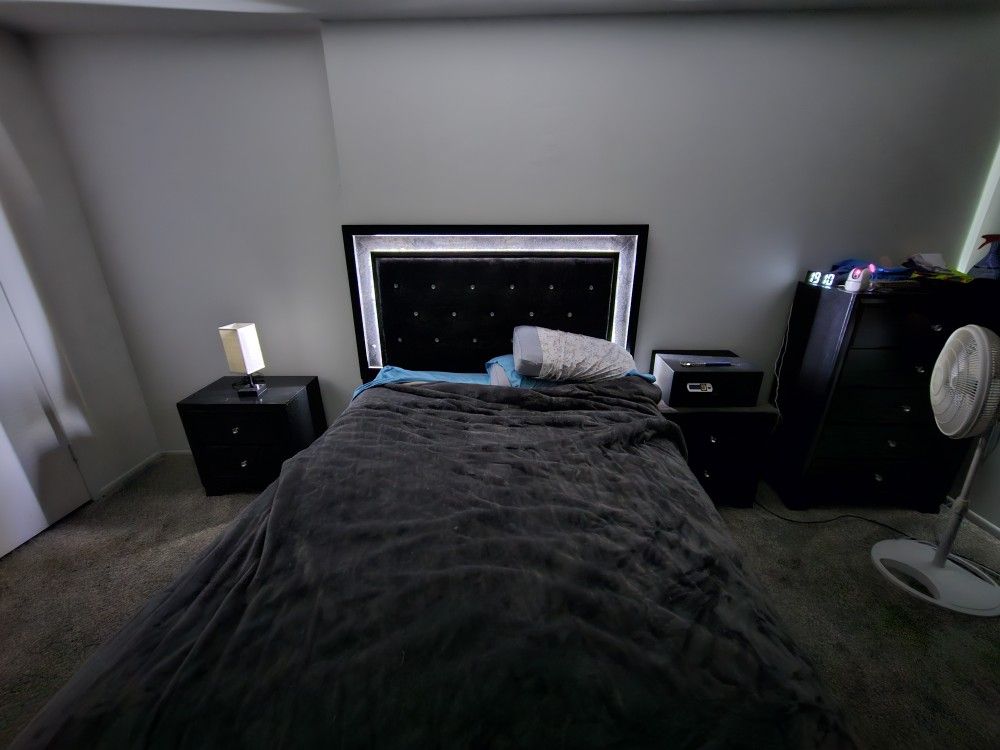 5 PC Bedroom Set