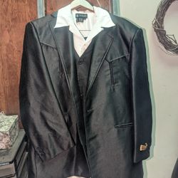 NICE MENS SUIT MADE IN MEXICO 