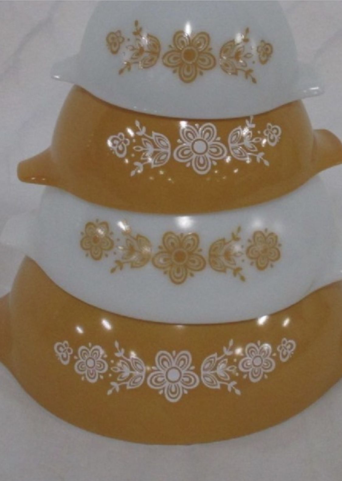 1970’s Vintage Pyrex Cinderella Butterfly Gold Nesting mixing bowl set