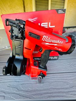 Milwaukee M18 FUEL 18-Volt Lithium-Ion Brushless Cordless Coil Roofing Nailer (Tool Only)