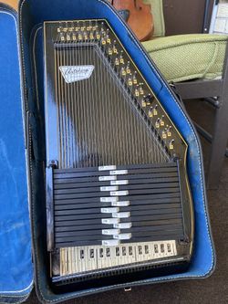 OSCAR SCHMIDT AUTOHARP FOR DECORATION